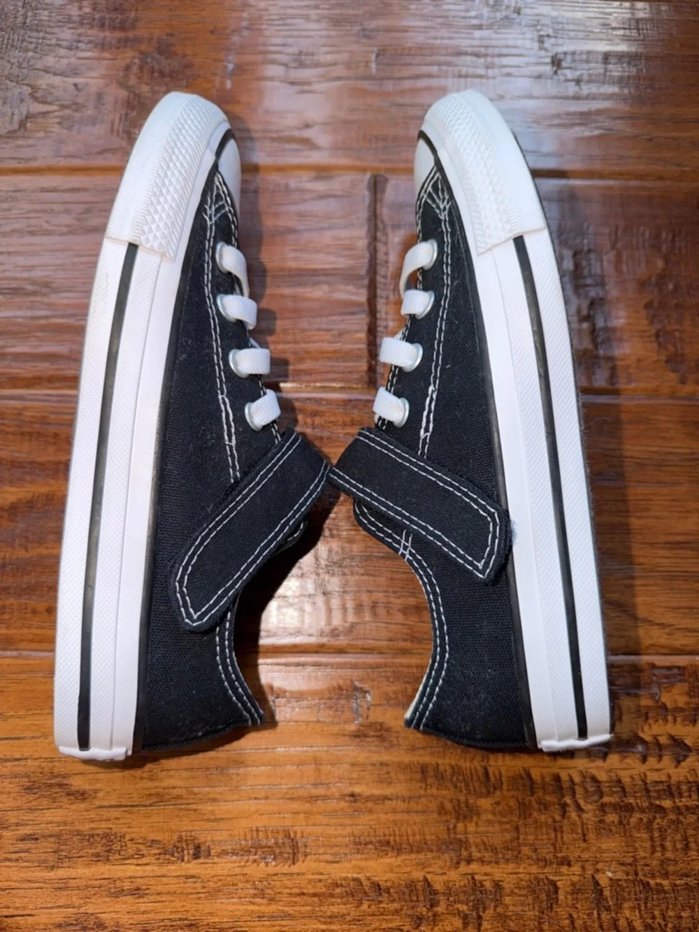 Converse Chuck Taylor All Star Easy-On, Size 1 youth